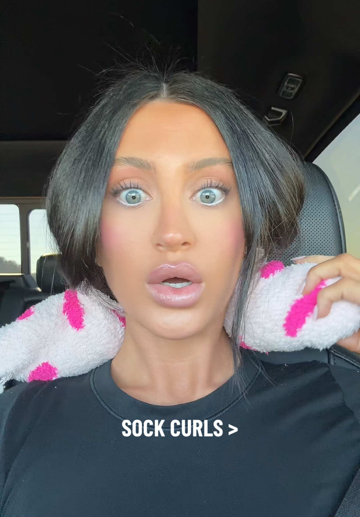 HOW DID I EVER DO MY HAIR WITHOUT THESE?🎀🩷 #sockcurls #heatlesscurls #hairtutorial #heatlesscurls 