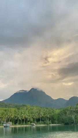 gunung tertinggi sepulau buru kepalamadang👣. #ambonpride🏝🔥 #lewatberanda #namrole🌴🏖️ #fypシ゚ 