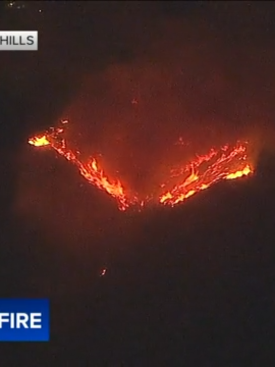 #BreakingNews: A fast-moving brush fire has erupted in the area of Solar and Astral drives in the Hollywood Hills, east of Runyon Canyon.