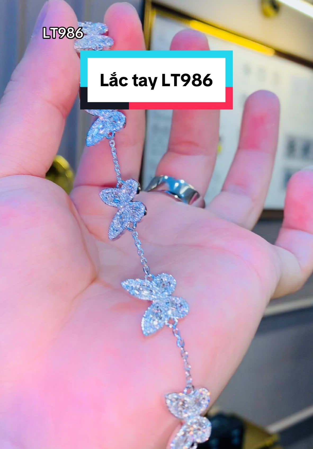 Lắc tay kim cương thiết kế cực xinhhh 🥰 #TamLuxury #tamluxurydiamondjewelry #trangsuc #xuhuong 