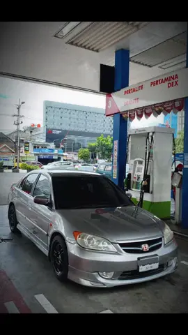 Bismillah Dijual Honda Civic VTIS (tipe tertinggi) Manual Th 2005 facelift • Surat lengkap pajak hidup super panjang (12.25, kaleng 28) • ⁠Nopol N malang kota • ⁠Mesin sehat kering halus • ⁠Temp mesin normal siap jarak jauh • ⁠KM jalan 130rb an • ⁠AC sangat dingin nyess • ⁠Elektrikal normal semua • ⁠Interior original asli jok kulit  • ⁠Kaca film baru semua  • ⁠Kaki” senyap aman • ⁠Velg RPF R16 baru & ban lumayan tebal  • ⁠Body gembring mulus tidak ada bekas laka atau banjir • ⁠Lampu dpn & blkg original • Pokoke digas mlaku, direm mandeg, ditumpaki enak  Harga : 99jt nego wa.me/6283843831204 #fyp #fypシ #honda #hondacivic #civices #civicesvtis #civicvtis #mobil #mobilbekas #mobilbekasberkualitas #mobilbekasberkualitas #civic #civicsedan 