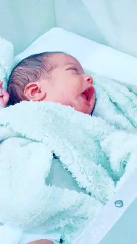 کیسا کیسا دیکھا چاند 🌙 #Follow #foryou #foryourpage #viral #nicu #baby #lowbirthweight #viralkids #RoyalNICU 