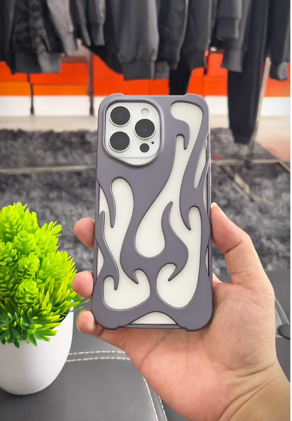 Gợi ý mẫu ốp lưng độc lạ và đẹ .p #oplungiphone #oplung #oplungtrongsuot #iphone16 #phonecase #xuhuong 