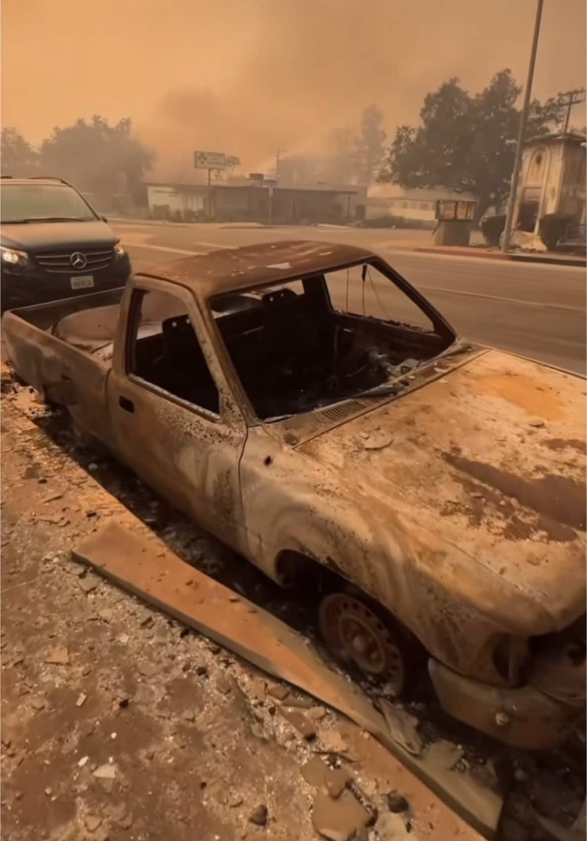 Aftermath in Altadena. 🙏 for LA #lafire #lafires #foryou #foryoupage #trending #california #californiafires 