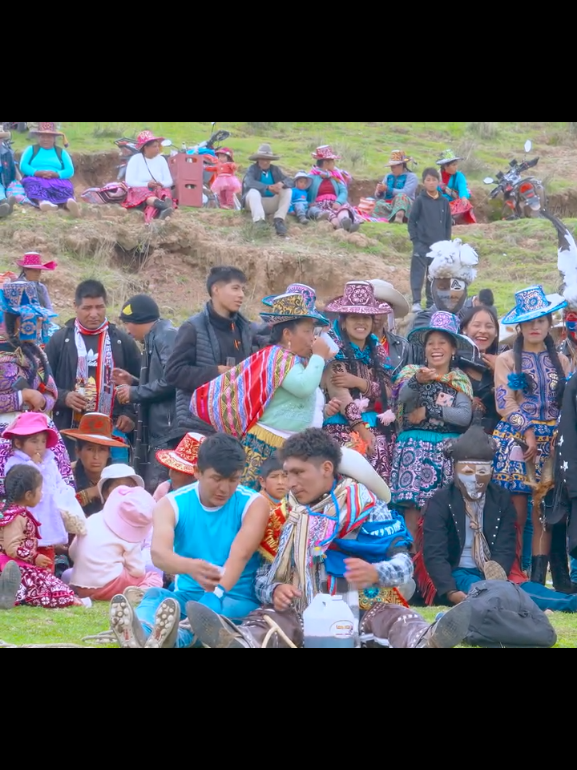 Castigo para huaykilleros #peru #chumbivilcas #huaylia #huayliachumbivilcana #paratiiiiiiiiiiiiiiiiiiiiiiiiiiiiiii #costumbres #takanakuy #fyp #Viral #Quiñota 