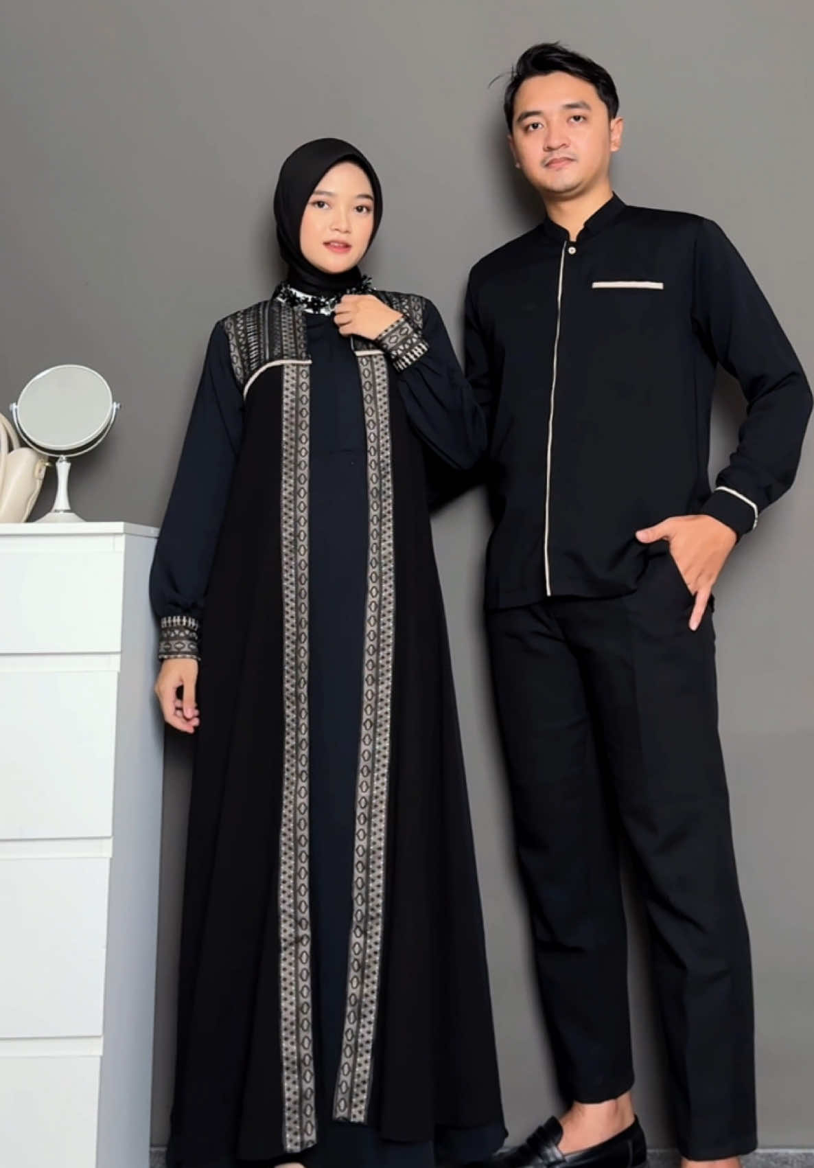 Save!! Sarimbit cakep anti pasaran, kirim ke suami siapa tau langsung acc 😆😆 SP!II : Dress, kemeja (bisa dibeli terpisah) @Salvina Hijab : l!nk b!o no 438 #RayanabySalvinas #ootdfashion #mixandmatch #rekomendasioutfit #outfitinspo #outfitkondangan #outfitlebaran #outfitideas #ramadhan2025 #lebaran2025 