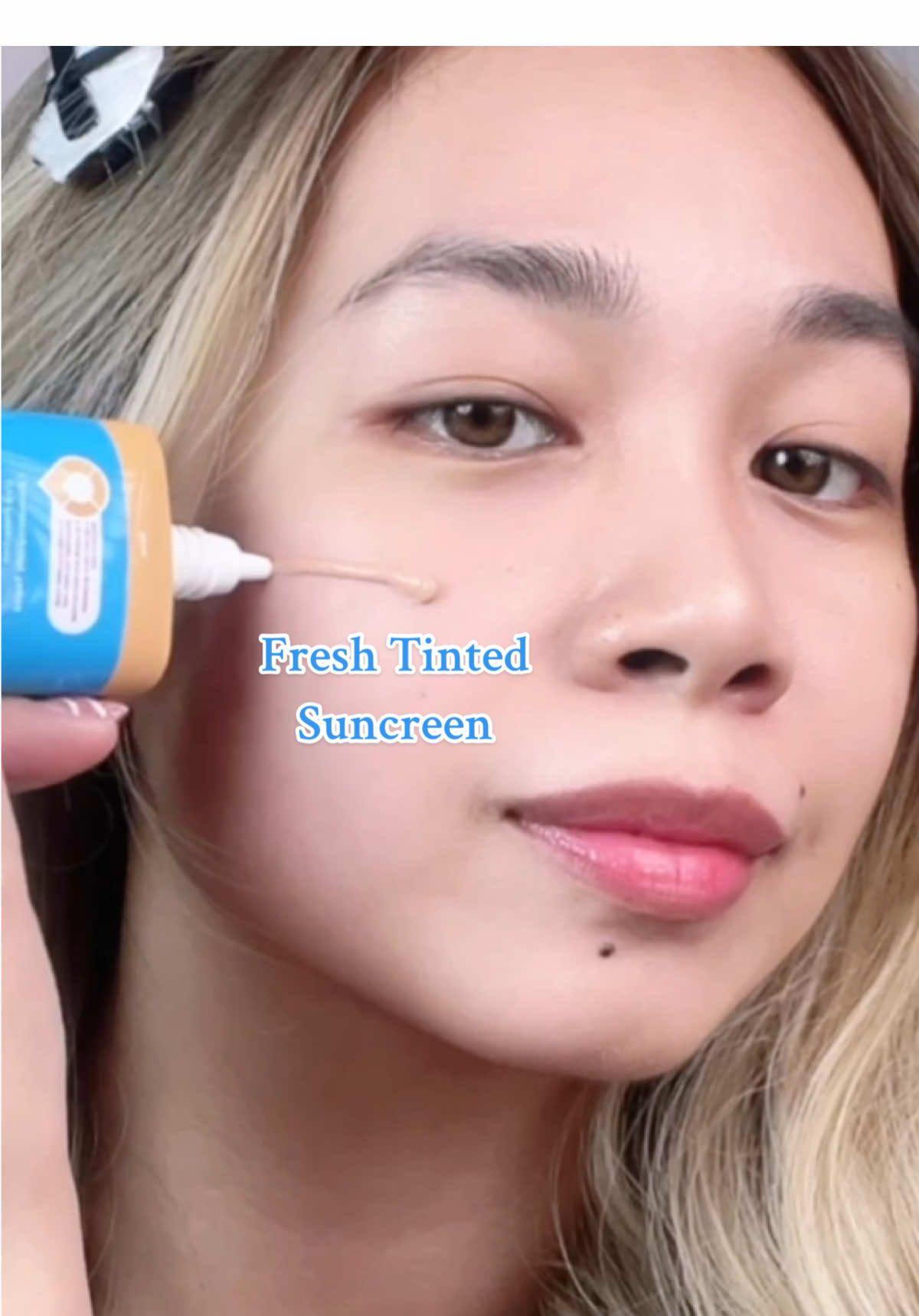 Achieve fresh, flawless skin while staying sun protected! ☀️✨  The Fresh Skinlab 2-in-1 Collagen Mattifying Tinted Sunscreen gives natural-looking coverage with a velvety soft finish—perfect for everyday wear! 💖  Plus, it adapts to your skin tone and feels super lightweight. Stay protected, stay glowing!  #FreshSkinlab #TintedSunscreen #Suncreenph #spf #sunscreenreco #SuperFRESH #WatsonsPH #FRESHTintedSunscreen #FRESHCollagenMattifying @Fresh Philippines 