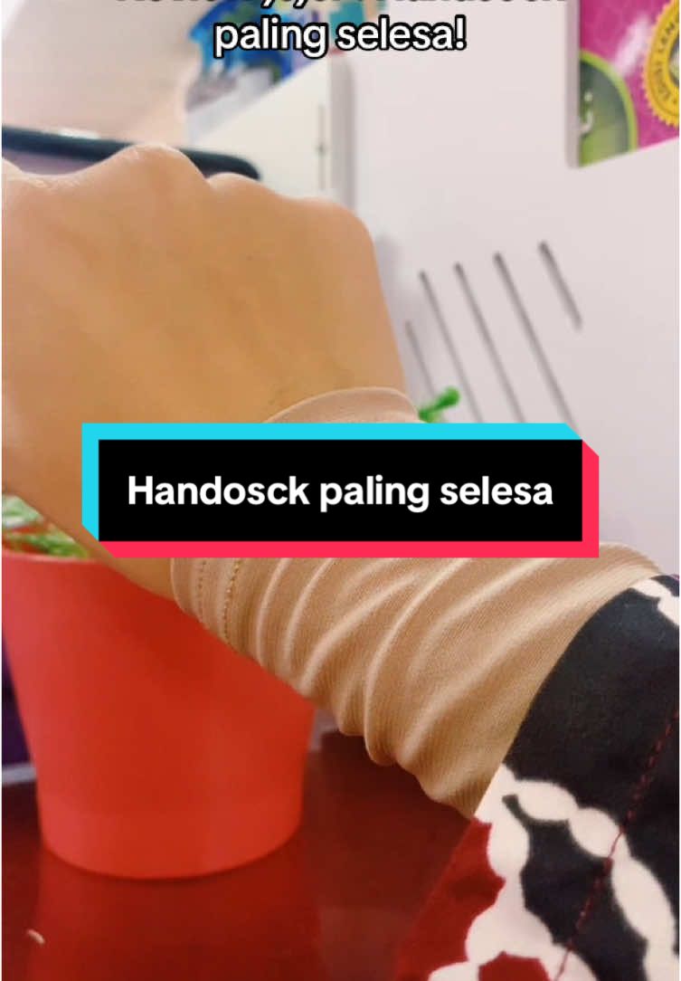 Handsock paling selesa abad ini. Recommended Kain Sejuk Tak melorot Free size  Tak gatal  #handsockmuslimah #handsockmurah #CapCut #racuntiktok #fyppppppppppppppppppppppp #fypシ゚ #Handsock Yg Masuk Dgn Semua Color 