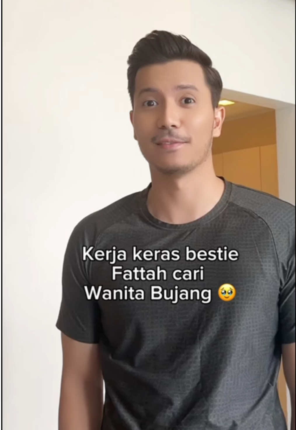 Agak2 siapa ek?? Cuba korang komen sikit 👇🏻 #fattahamin #watieshuib #talita #thalita #kesetiaan #watiehanafiah #shuibsepahtu #amiraothman #sitisarahraisuddin #fyp #berryfull #gattox #fypシ #fypage #fypシ゚viral #fypdongggggggg #fyppppppppppppppppppppppp #fypp #fypdongggggggg #fypgakni #fypdong #fypgakni #fypindo #tiktokindo #indo #tiktoksukma #sembangentertainment #foryoupage #foryoupageofficiall #shouldbeme #tiktokavatar #MakanLokal #10Bersama #makeup #beauty #founder #founderinayahbeauty #TikTokShopBazarRamadan2025 #TikTokShop 