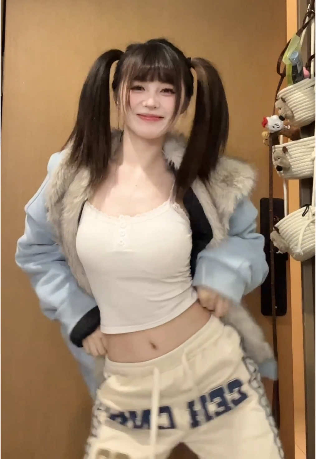 喜欢双马尾女孩吗？ #李兜兜 #川渝女生 #廚娘 #甜妹 #dance #dou57dou #doudn #douuod57 #doudou #fyp #foryou #for #foryoupagе #or #snowwhite #tiktok #抖音爸爸別限我流 