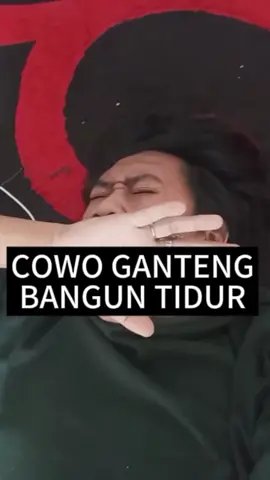 bangun tidur tetep ganteng kan? Biar pas bangun semangat, lo harus denger lagu gue, 