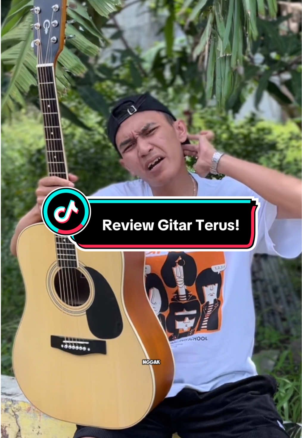 Membalas @warwerworsay nih, dah dijawab sama bang gepeng yak. Langsung cek keranjang kuning kita aje brok. Siapa tau cocok, gassin checkout! 🤙🏻 #tongkrongan #nongkrong #artisanguitarindonesia #fyp #viral #gitarakustik #gitarmurah #gitarpemula