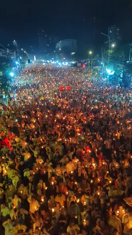 160,000 devotees of Senior Santo Niño attended the Walk of Jesus at 4:00 AM. The streets were lit up with candles. #church #santoniño #walkwithjesus #sinulog2025 #vivapitsenyor #cebucity #cebu 