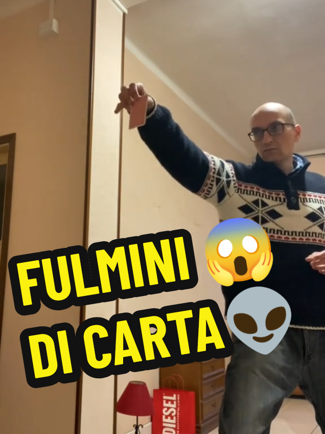 FULMINI DI CARTA!👽🥷☄️ #kenlee🐉 #animeman #saiyanspeed #ultrasigma #fastest #falcopellegrino  #speedoflight #goku #brucelee #ultrainstinct #saitama #onepunchman #cartoon #manga #amazing #superhero #velocitadellaluce #flash #record #martialarts #lighter