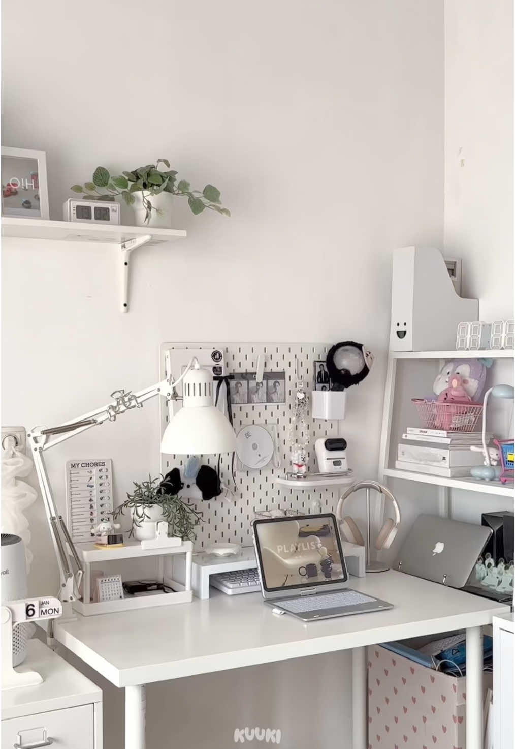 set up my new pegboard ‹𝟹  🛒 l!nk on bio no 119!! decide buat ganti yg ini karena gaperlu dipasang di tembok jadi ngga bakal ngerusak tembok + gampang di pindah2 ♡  #desksetup #desktour #deskdecor #deskinspo #ikea #ikeaskadispegboard 