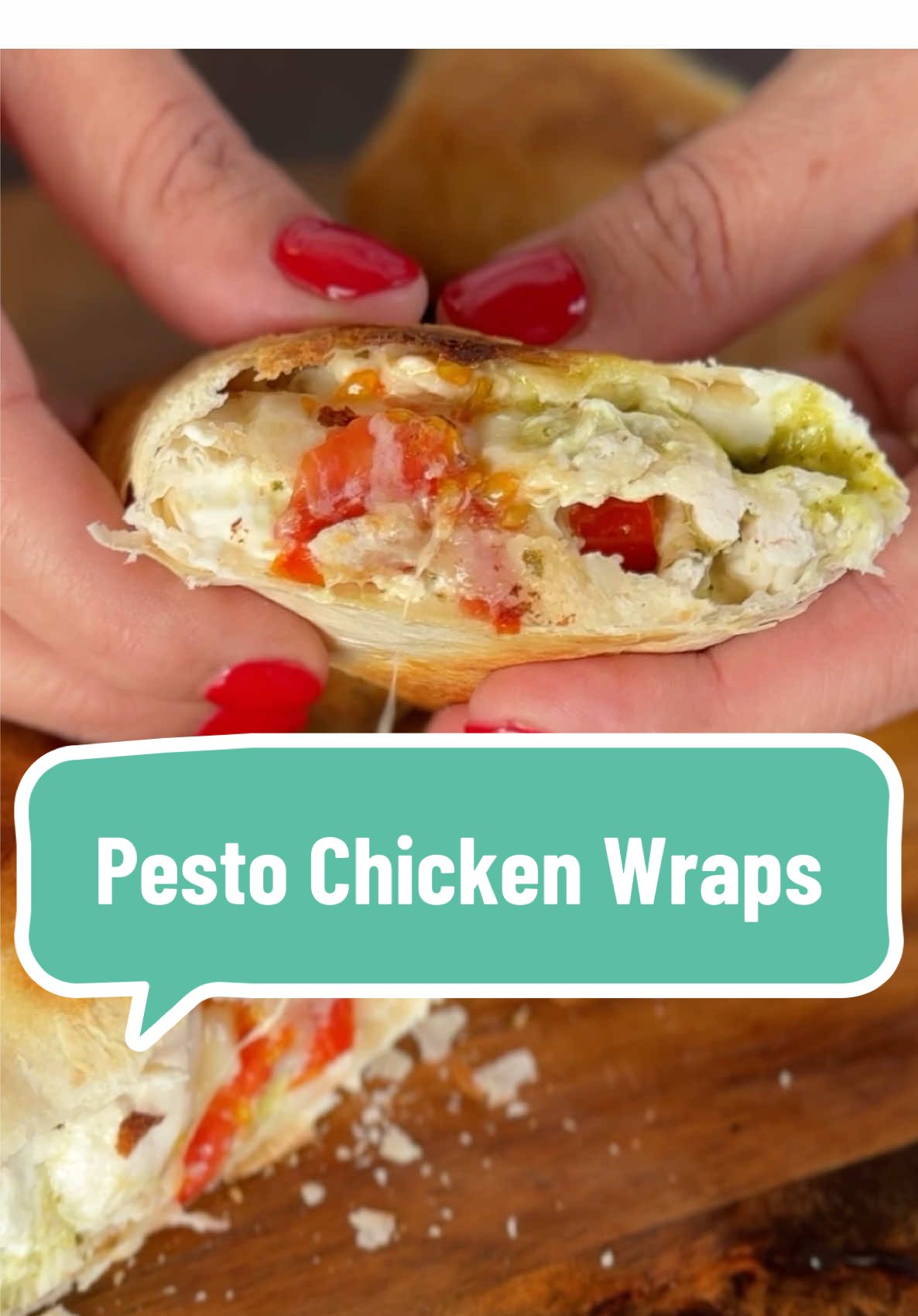 🌯Pesto Chicken Wraps σε 6 Λεπτά με Κοτόπουλο και Τορτίγια στο Air Fryer. 👌Αξιοποιήστε το κοτόπουλο που σας περίσσεψε με τον πιο γευστικό και εύκολο τρόπο και φτιάξτε τραγανά wraps με τορτίγια στο Compact Air fryer Izzy IZ-8236 4.5Lt, με μόλις 6 υλικά και έτοιμα σε 6 λεπτά! ♨️Η Compact επιλογή σε φριτέζα αέρος της @izzygreece εντυπωσιάζει με την χωρητικότητα και την αποτελεσματικότητα της. Χώρεσε άνετα 2 τορτίγιες και θα μπορούσε να χωρέσει και τρίτη. Το ψήσιμο ήταν πολύ γρήγορο και είχαμε τον έλεγχο καθ όλη τη διάρκεια της διαδικασίας χάρη στο πολύ βολικό φωτιζόμενο παράθυρο ελέγχου.  👇Ακολουθήστε τη συνταγή και απολαύστε το πιο γρήγορο και γευστικό σνακ που μπορείτε να φτιάξετε στο air fryer! Υλικά 🔪 Κοτόπουλο που έχει περισσέψει  🔪 2 τορτίγιες 🔪 4 κ.σ. τυρί κρέμα 🔪 2 κ.σ. πέστο βασιλικού 🔪 8-10 ντοματίνια 🔪 Τριμμένο τυρί ΟΔΗΓΙΕΣ: Αλείφουμε τυρί κρέμα και πέστο βασιλικού σε μια τορτίγια, προσθέτουμε το κοτόπουλο, ντοματίνια και τριμμένο τυρί, τυλίγουμε και ψήνουμε στους 200°C για 6 λεπτά. Γρήγορα, εύκολα και τέλεια για κάθε στιγμή! ✅ Μπορείτε να αποκτήσετε τα προϊόντα Izzy στην χαμηλότερη τιμή της αγοράς από το Link του προφίλ μας. #pesto #chicken #tortilla #airfryer #wraps #healthyrecipes #for #you 