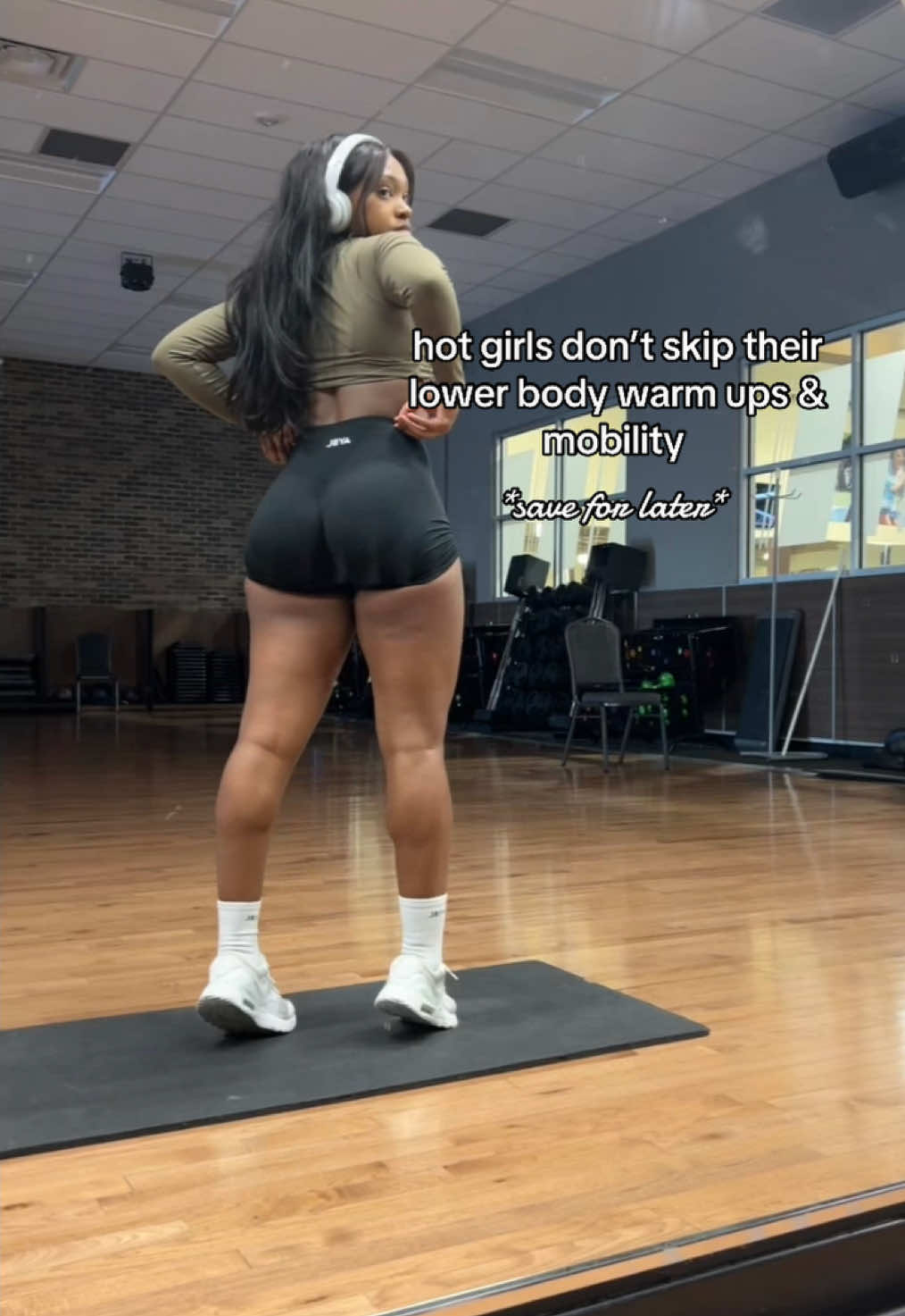 the best way to warm up for my lower body days is dynamic stretches >>>  make sure y’all aren’t forgetting these <3  i do about 20-30 seconds each exercise!  wearing @AYBL  discount code: TAYE    #fyp #gym #GymTok #gymgirl #gymrat #FitTok #girlswholift #gymgirlsoftiktok #workout #Fitness #dynamicstretching #warmup #warmuproutine 