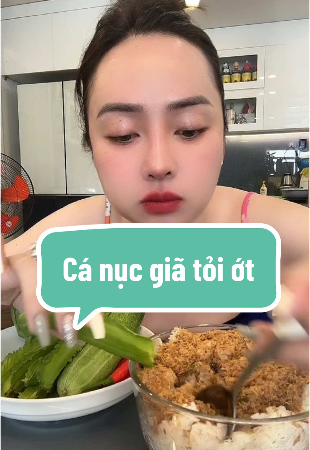 Cá Nục giã tỏi ớt, bỏ tủ lạnh lâu lâu ăn với cơm nguội nó tê gì đâu 