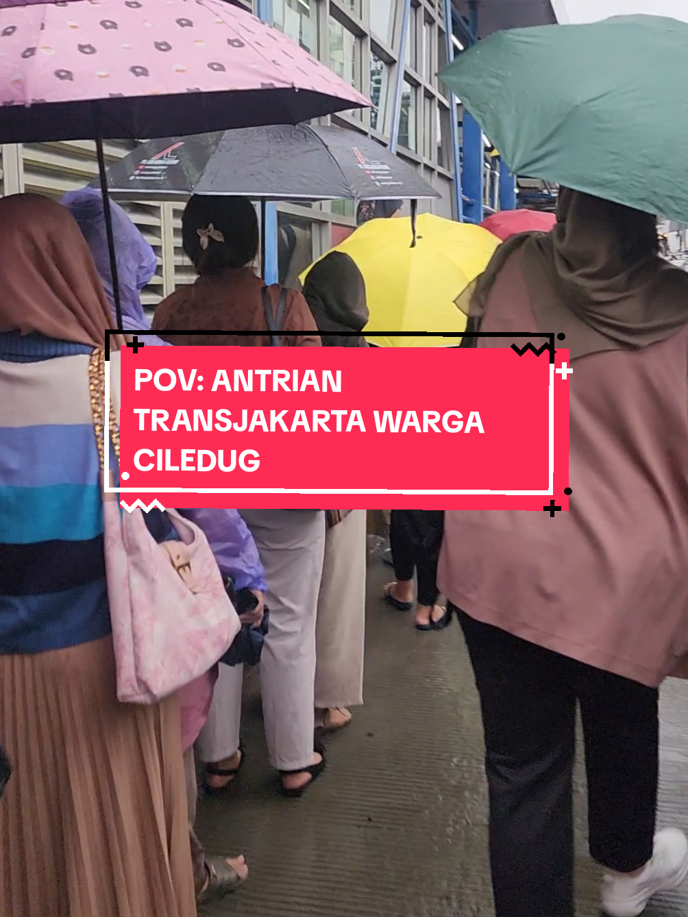 salah antriii alhasil ngulang lagi 🥲 #transjakarta #ciledug #fyp 