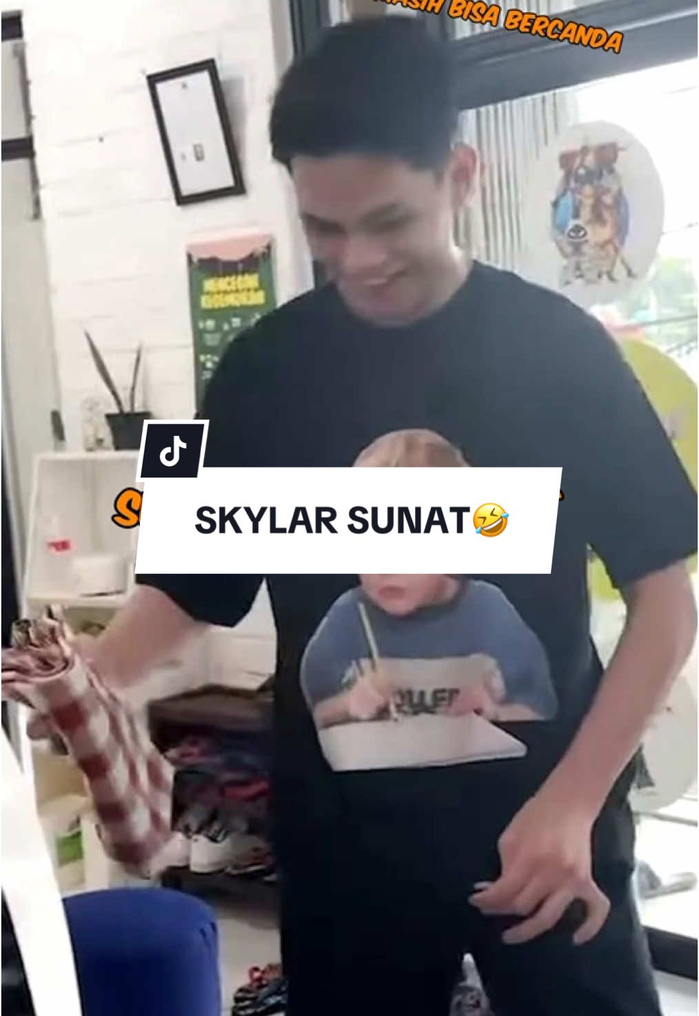 Kelakuan sebelum dan pas ler lagi disunat, si masih bisa bercanda tuh😂🤣 @Skylar  #TeamRRQ #VivaRRQ #mobilelegends #mobilelegendsindonesia #skylar 