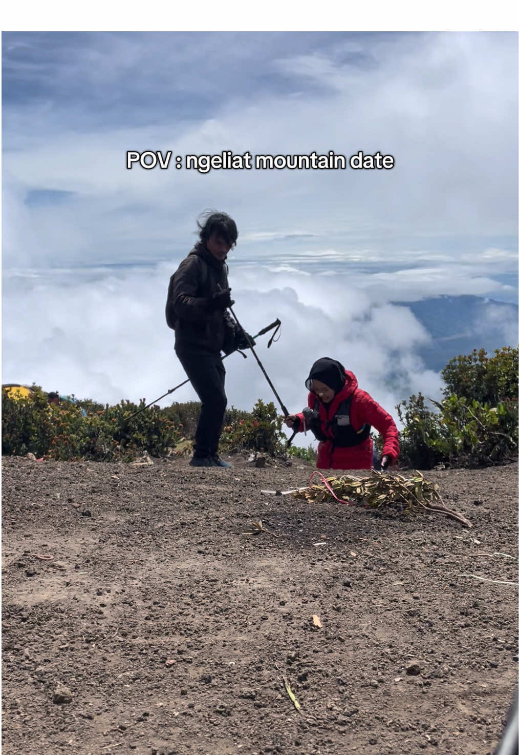 Izin videoin mas mba😭 #fyp #pendakigunung #pendaki #gunung #kerinci #solohiking #gunungindonesia #mountain #mountaindate 