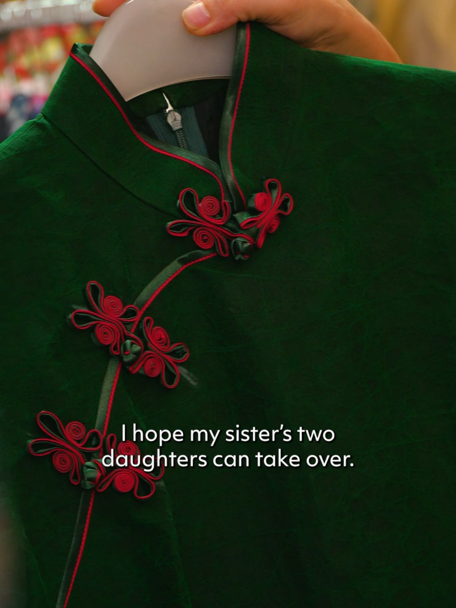 Meet Qiying, one of Singapore's oldest cheongsam makers, preserving the elegance of this traditional attire stitch by stitch. #losttotimes3#ep1#culture#Fashion#legacy#cheongsam