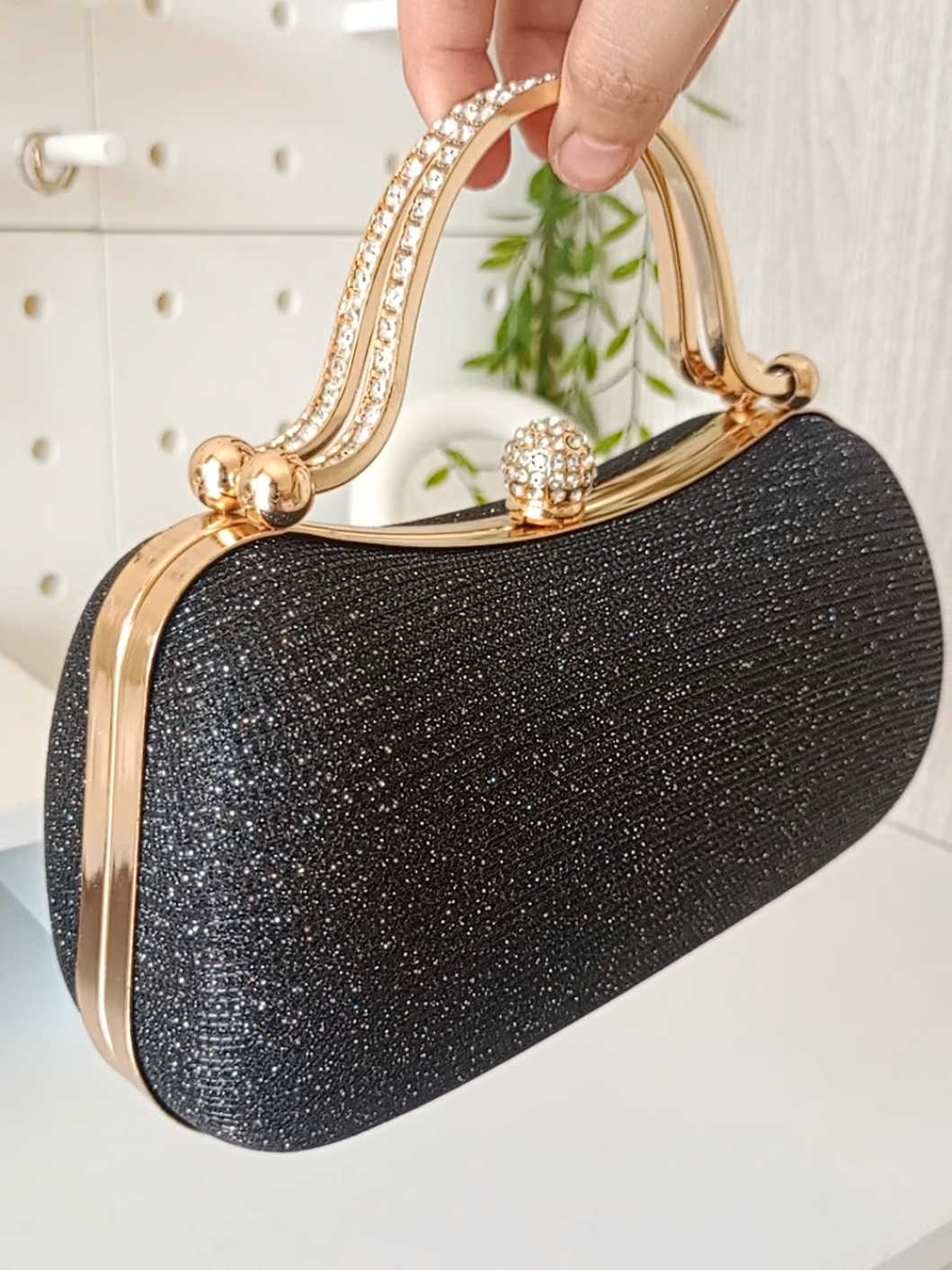 it's givin elegant ✨  #clutchbag #bagraya #bagdinner #handbag #purse #handbeg #clutchbeg #bagtangan 