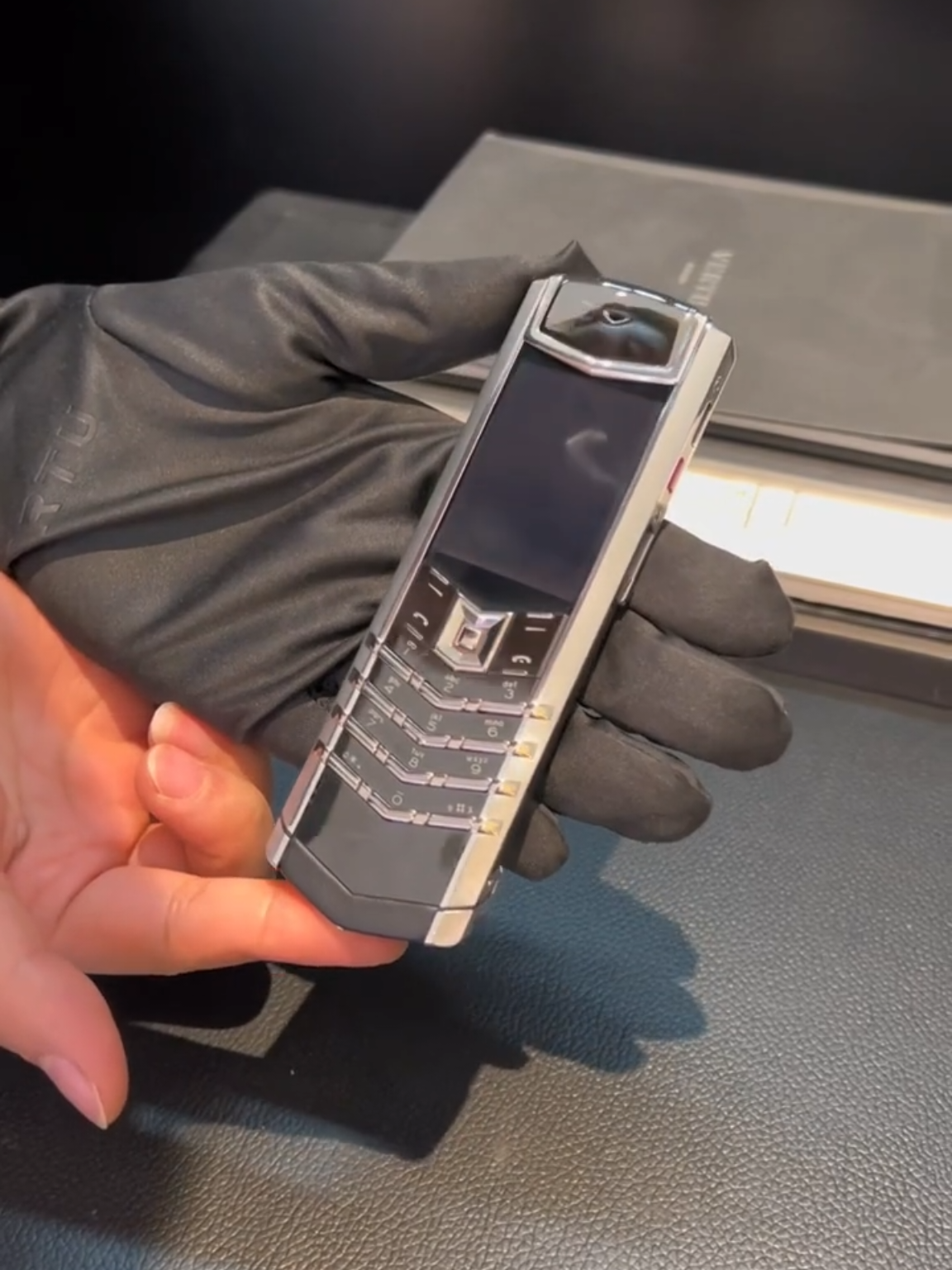 Vertu satellite Signature vertu phone#fashion #signature #luxuryphone #vertu 