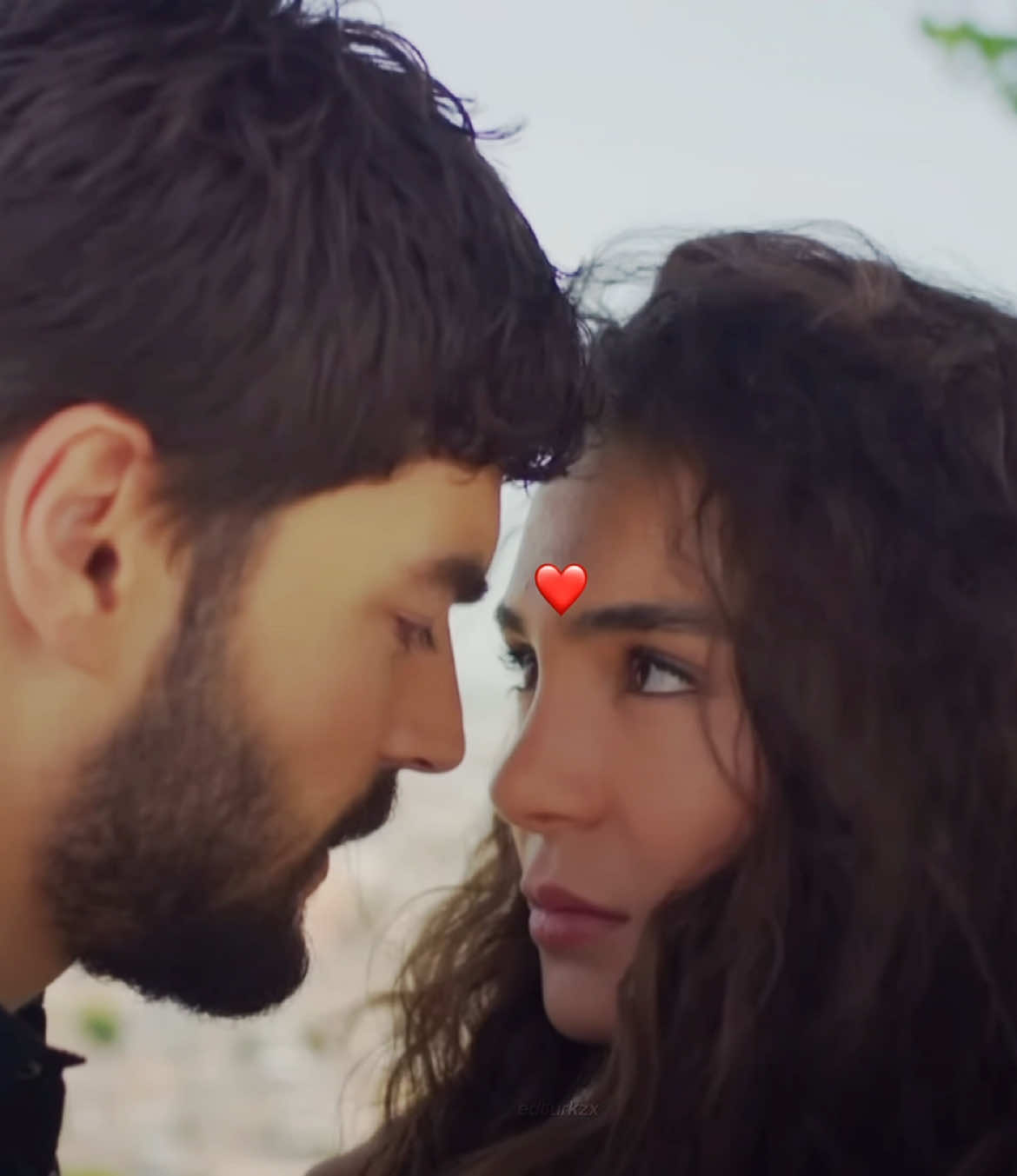 everytime he looks at her my heart melt 🥹 #hercai #reyyansadoglu #miranaslanbey #kesfet #turkishseries #hercaidizi #reymir #ebruşahin #akinakinozu #turkey #turkishdrama #reyyanmiran #Love 