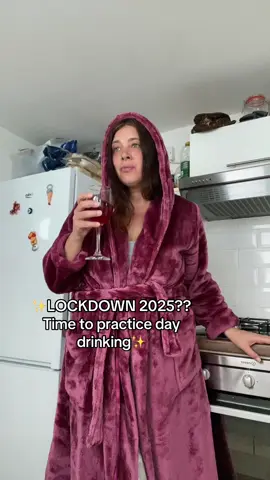 ✨new TikTok dance trends coming soon 😅 #ithinkivejustmadeahashtag #foryoupage #fypシ゚ #fyp #lockdown2025 #uklockdown #lockdownvibe #momswhodrink 