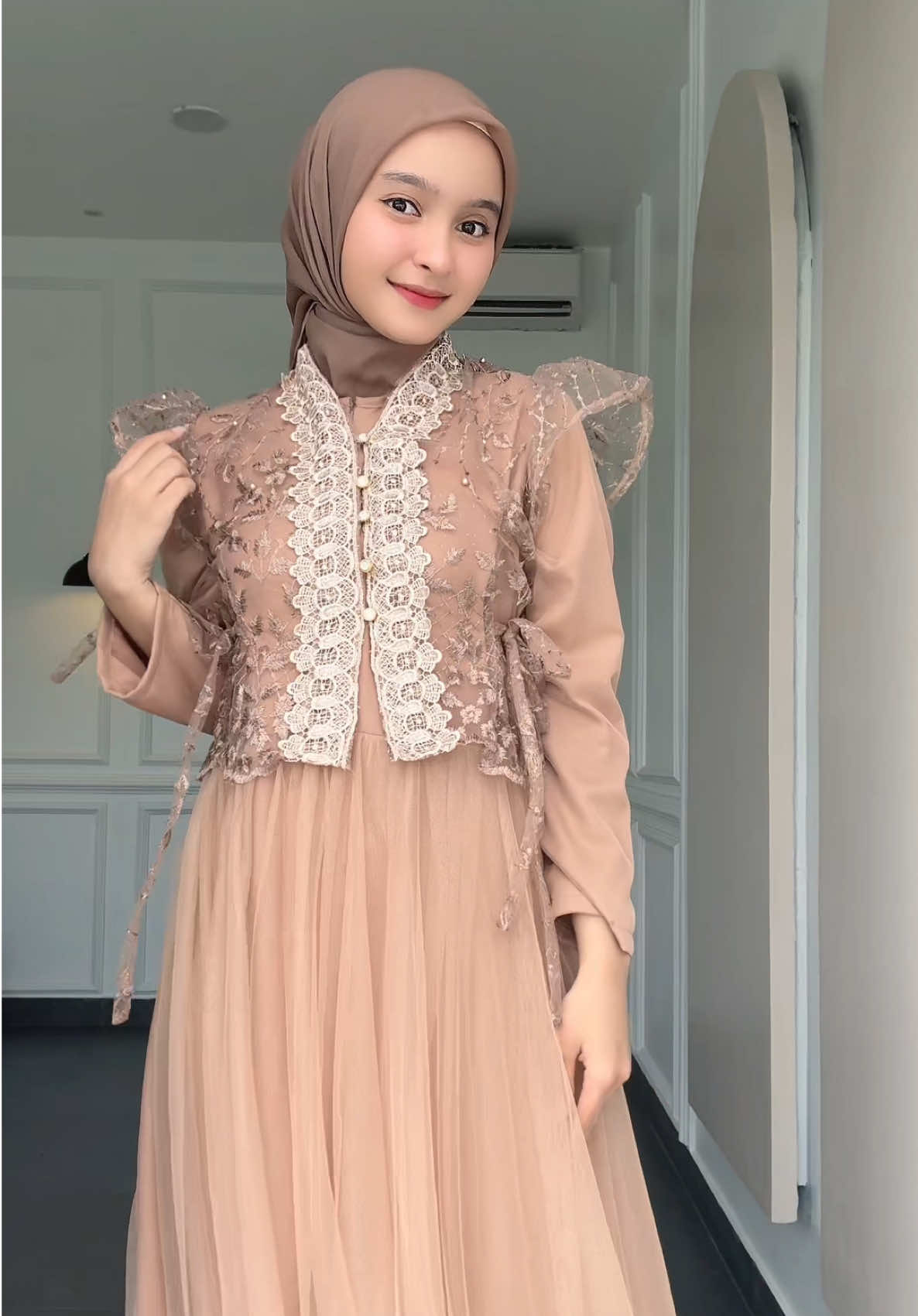 Dresscode choco buat lebaran nanti oke juga😋🤎 #outfitlebaran #ramadhan2025 #gamislebaran #gamisbukber #marhabanyaramadhan #dresslebaran #outfitraya #ramadhantiba #fyp #fashiontiktok 