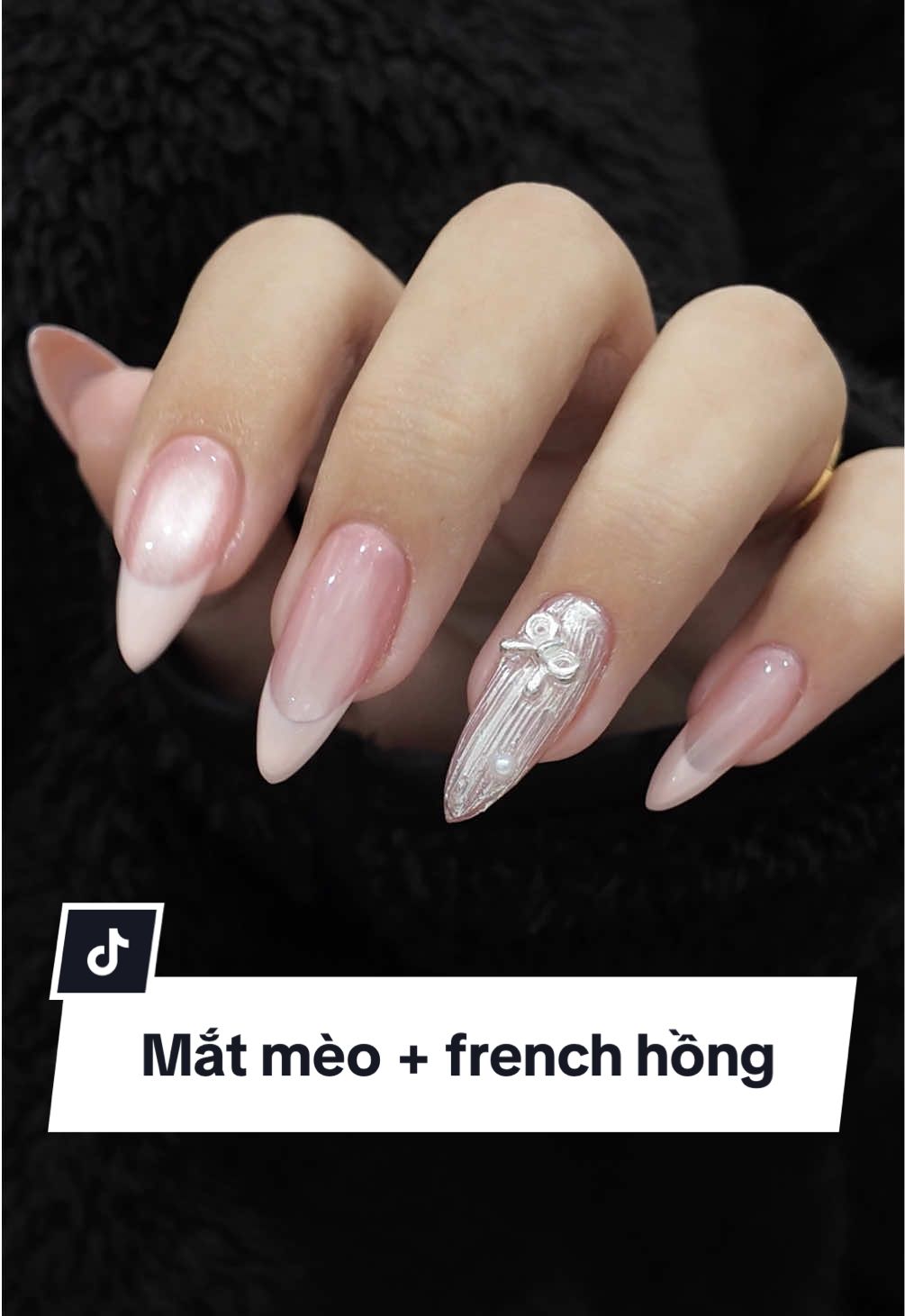 mắt mèo cực quang + french hồng = tất cả wỳ xuốngg 🙇🏻‍♀️💅🏻 #berberbyday #nailday #nailtet2025 #matmeocucquang #nailmatmeo #coquette #nailinspo #cleangirl #aesthetic #reviewnail #reviewlamdep 