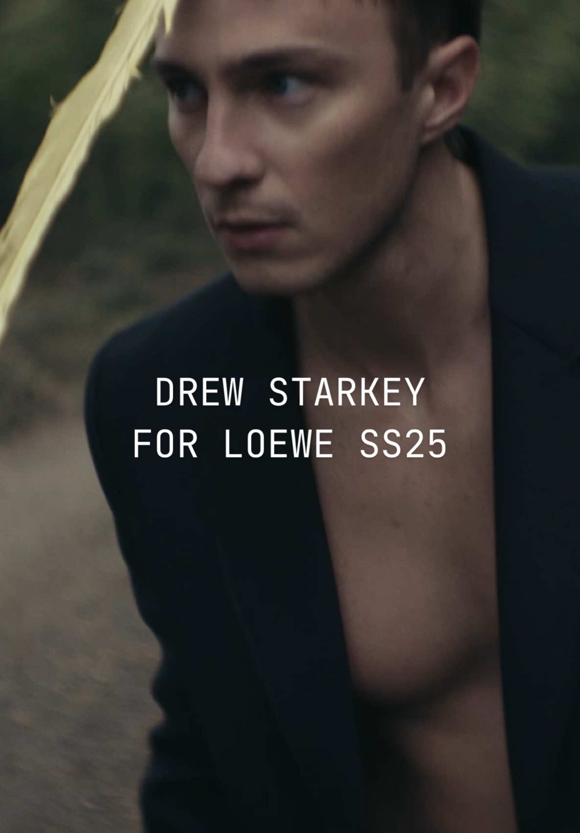 Exploring the relationship between body and nature, #DrewStarkey is @LOEWE’s latest campaign star, shot by #DavidSims. #LoeweSS25 📹 Courtesy of #Loewe 