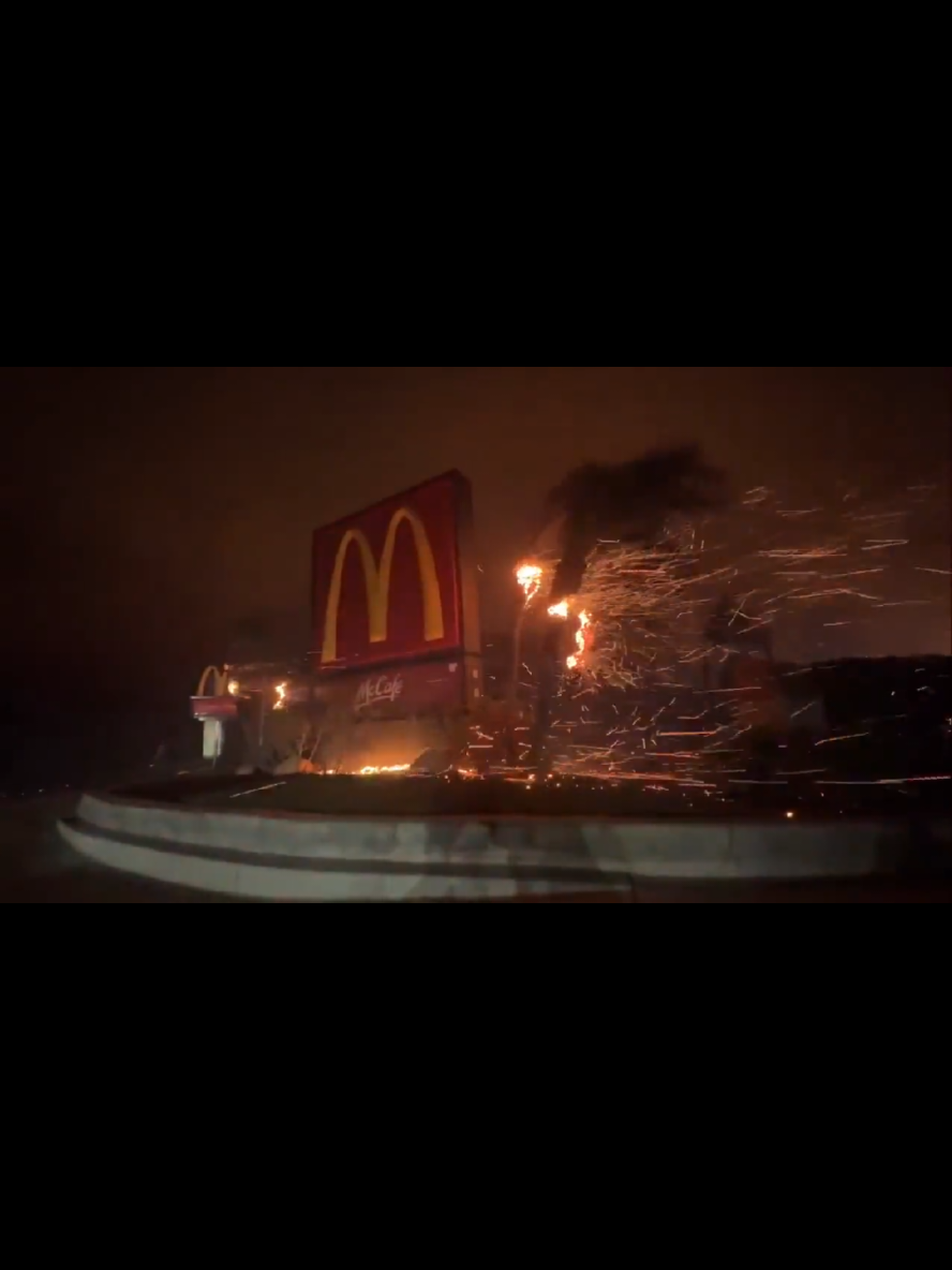 Los Angeles #fire #street #mcdonalds #losangeles 