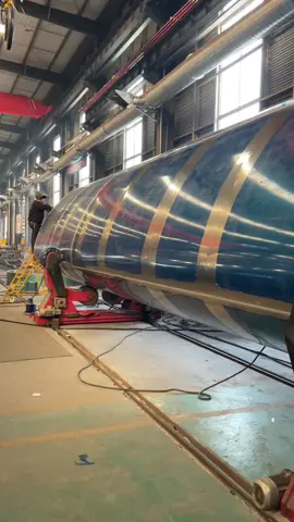 Oil tanker, can transport diesel, gasoline, water and other liquids, can choose stainless steel, aluminum alloy materials, light weight, strong bearing capacity, fast unloading speed, no residue, happy cooperation!#oiltanker #XeTảiBồn #xe #vẽ #XeTảiChuyênDụng #xetảiđầukéo 