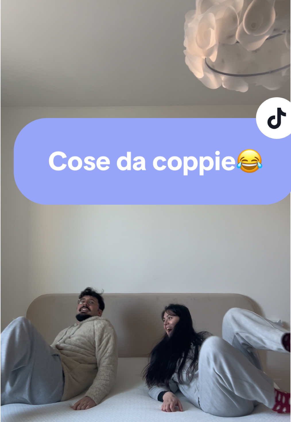 l’amore non è bello se non è litigarello😂😂 #amore #coppia #divertente #ironia #ridere #meme #casanuova #mobili #cameradaletto 