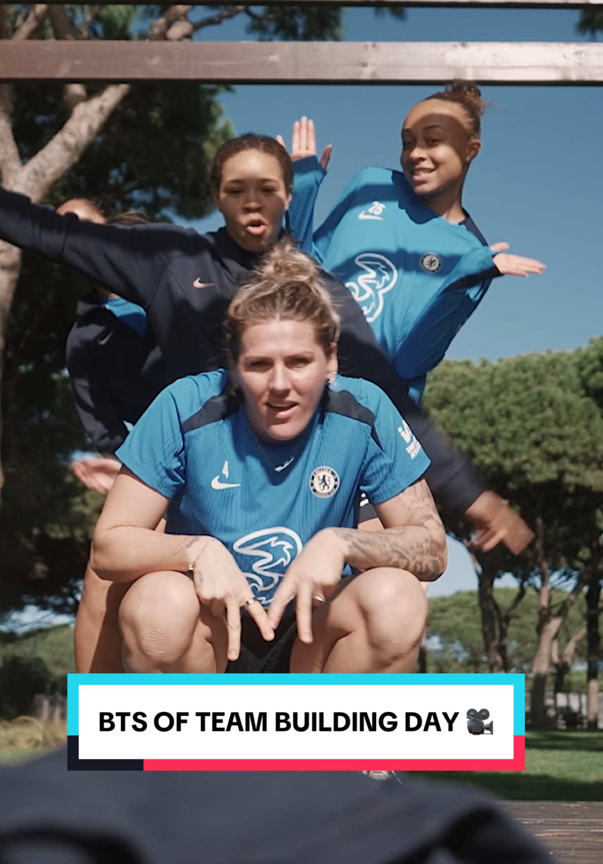 BTS of team building day! 🎥 Carpool Karaoke 🎤 TikTok challenges 🕺 NO RUNNING ❌ #chelsea #chelseafc #woso #cfcw #cfc 