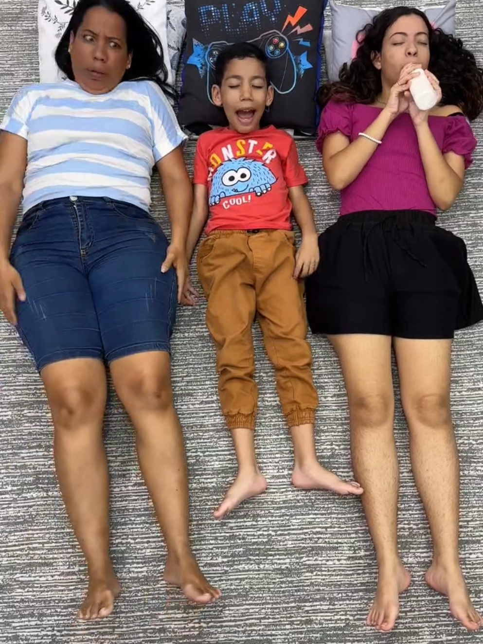 Mamãe não consegue dormir 😱👶🏻😤👧🏻🚀🌈🤣😲💗 #shorts #viralvideo #trending #funny #reels #comedy 