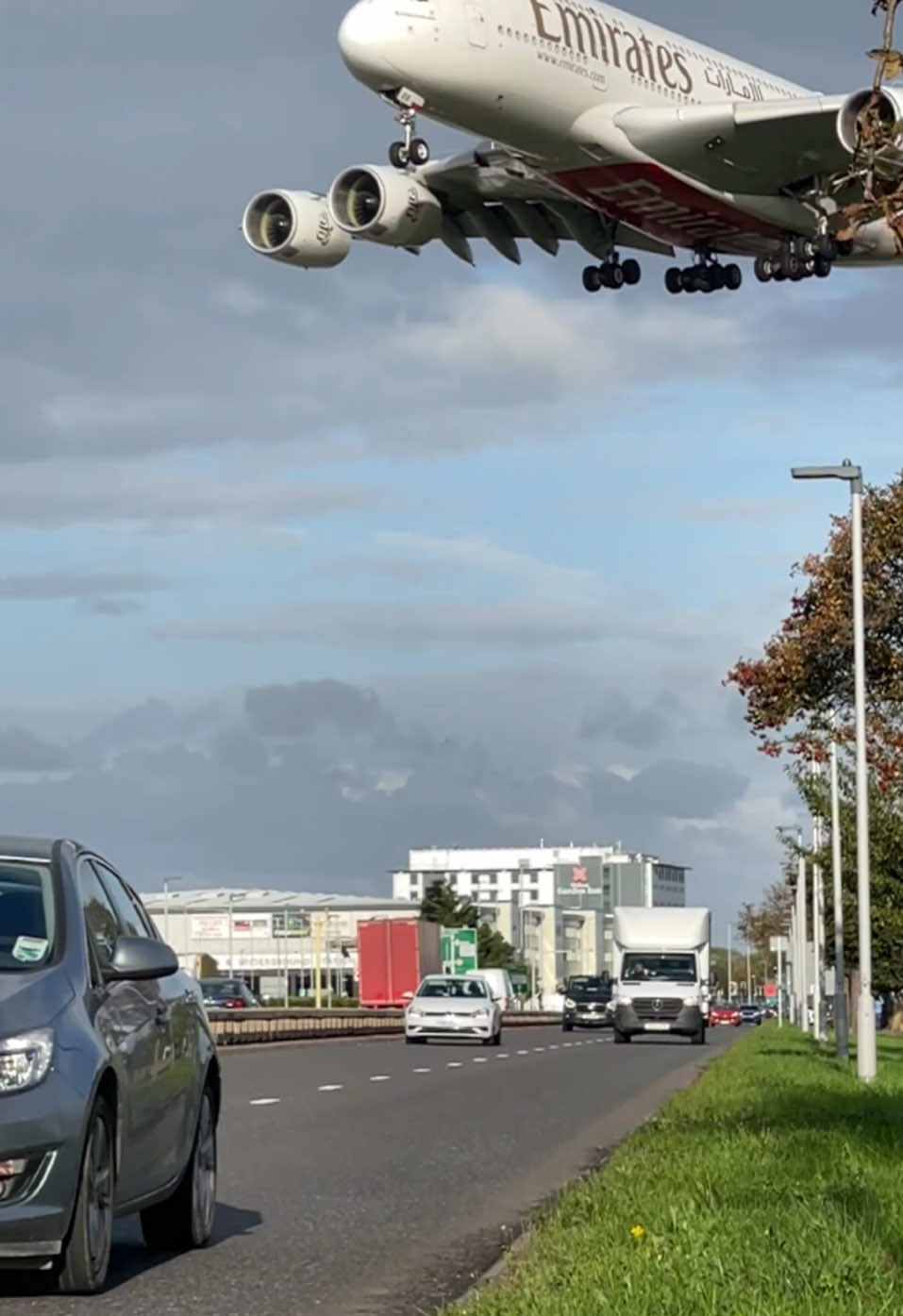 Emirates Airbus A380 Landing at Heathrow Airport #emirates #a380 #aviation #foryoupage❤️❤️ #heathrow 