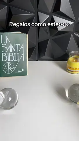 El regalo perfecto si amas a Dios🥹✝️ Estas esferas de cristal crean un ambiente cercano a Jesús gracias a su cálida luz, con la que nos ilumina Dios. #jesus #diosteama #amen #cristo #amen🙏 