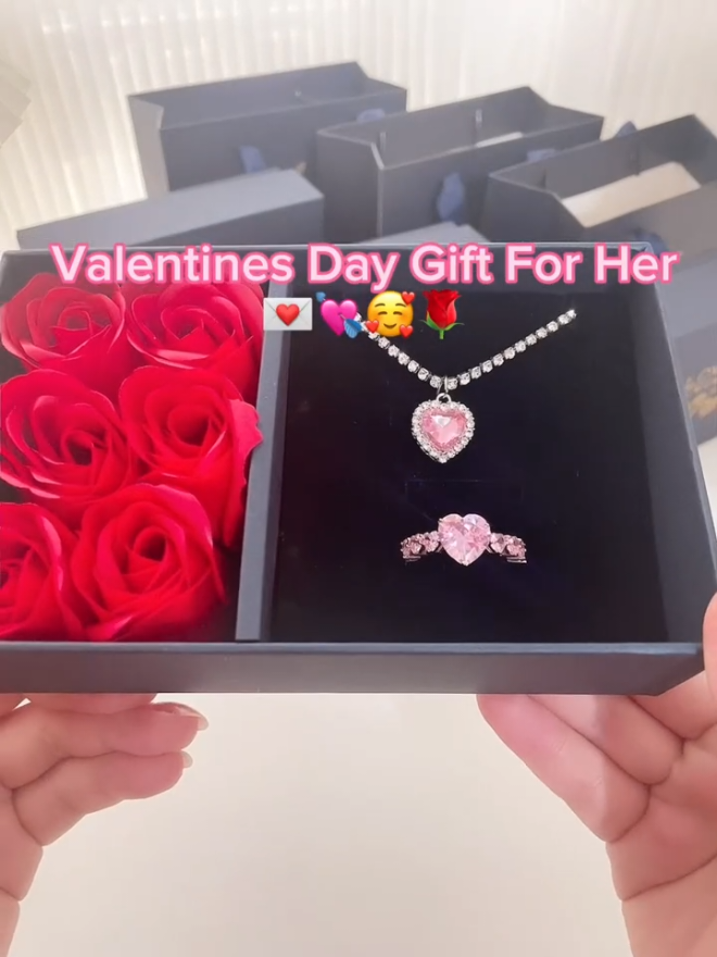 Valentines day gift for your love 🥹❤️#valentines #fyp #ValentinesDay #obsessedbeauty🌷 #bdtiktokofficial🇧🇩 @TikTok Bangladesh