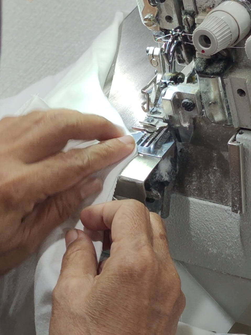 🔍 Mencari Pabrik Jahit Terpercaya? Anda sedang mencari pabrik jahit terpercaya untuk memproduksi produk berkualitas tinggi dengan harga terjangkau? Kami siap menjadi mitra Anda! ✨ Jaminan kualitas: Tim penjahit profesional dan proses produksi yang terorganisir. 🎨 Desain beragam: Melayani kebutuhan mulai dari busana kantor, seragam, hingga desain eksklusif. 💰 Harga bersaing: Optimalkan biaya dan tingkatkan keuntungan Anda. ⏰ Pengiriman tepat waktu: Tidak membuat Anda menunggu lama. 🤝 Bekerja sama dengan kami, Anda tidak hanya mendapatkan produk sempurna tetapi juga mitra terpercaya dalam perjalanan bisnis Anda! 📞 Hubungi kami sekarang untuk konsultasi dan penawaran cepat! Maju Jaya Texindo 🇮🇩 