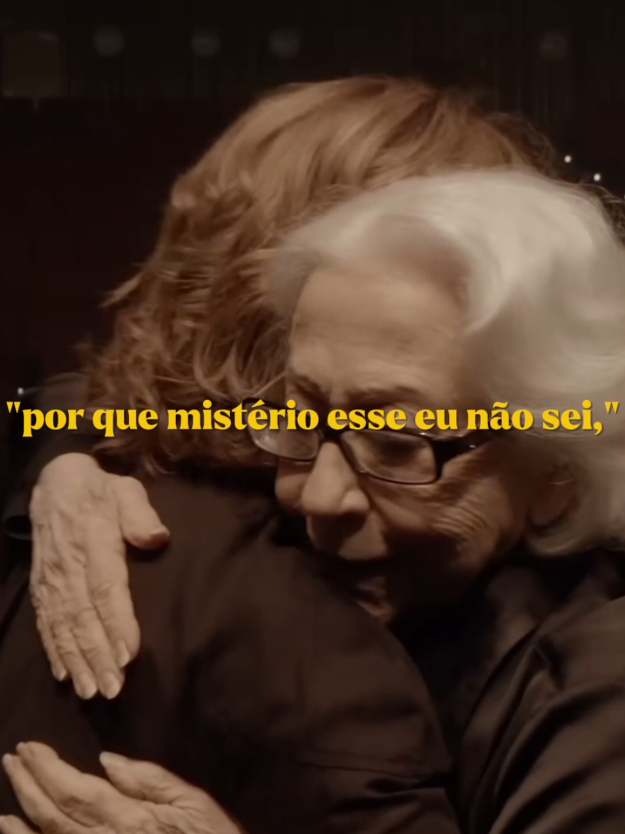 duas mulheres diferentes, um nome só, uma entidade cultural brasileira, um círculo que se fecha, uma história que se repete e acaba diferente e tal #fernandatorres #fernandamontenegro #aindaestouaqui #goldenglobes #brasil #globoplay 