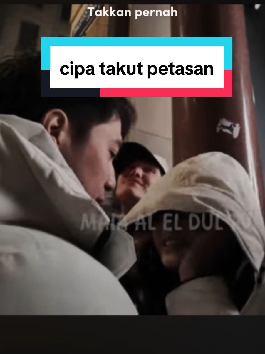 Entahlah co mengandung bawang ya.. keliatan banget disini el sayang bgt sm cipa ngelindungi banget.. el... masya allah. (📸 : MAIA ALELDUL TV) #elsyifa #cipel #elrumisyifahadju #elrumi #syifahadju #el #amsterdam #CapCut 