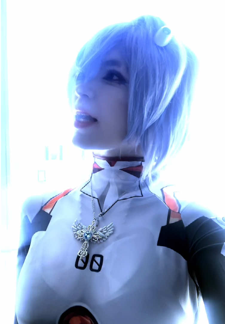 Kinda hate this wig  #reiayanami #reiayanamicosplay #ayanamirei #evangelion #neongenesisevangelion #neongenesisevangelioncosplay #ngecosplay #nge #cosplay #cosplayer #cosplays #cosplaygirl #animecosplay 