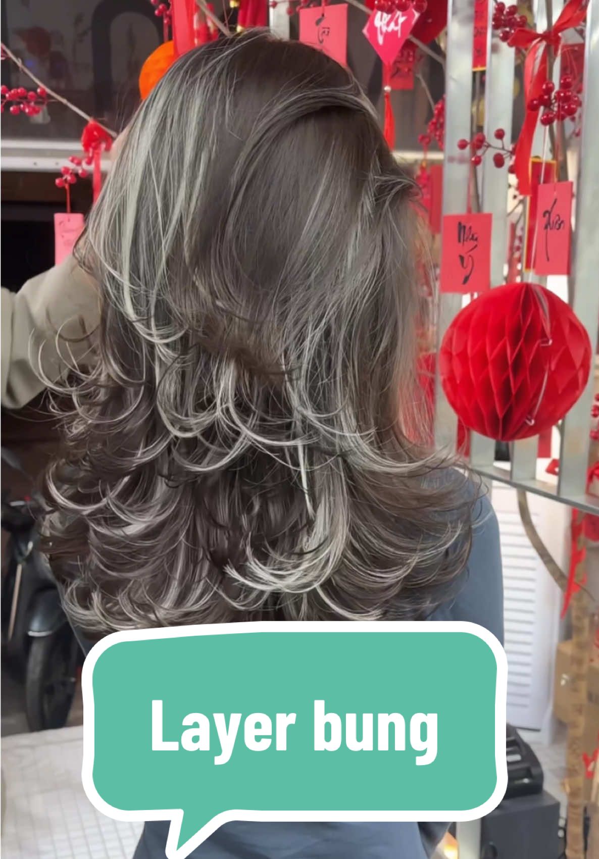 Uốn layer bung kết hợp nhuộm highlight siêu mê#layerdhair #xuhuong #avanthairstudio #reviewtocdep #tócdepmoi #layerbungcao #layer 