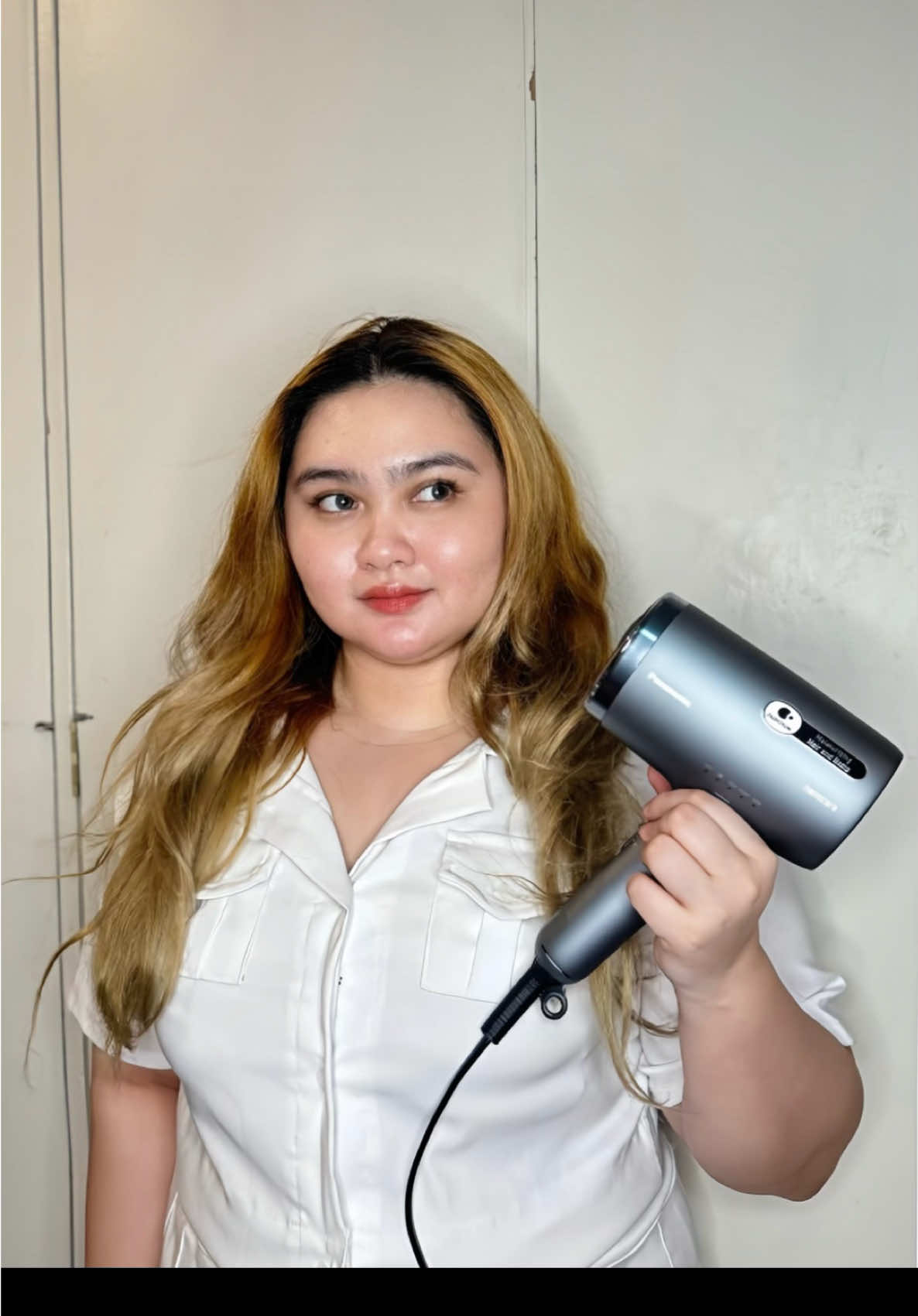 Must have travel essentials? I always bring my Panasonic Beauty EH-NA9M nanoe Hair Dryer with me so I can always have a good hair day! I love that it has nanoe so it also moisturizes my skin and it’s non-drying @panasonicbeauty_ph 🥰 Use my code “PANAN07” for 5% discount here on Tiktok & Orange app. #Panasonicph