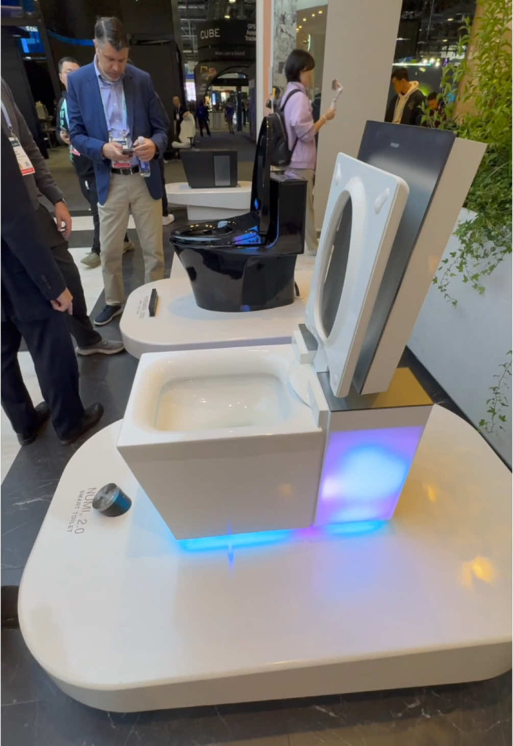 Innovative High-Tech Toilet! #toilet #plumbing #bathroomdesign #CES #tradeshow #kohler 