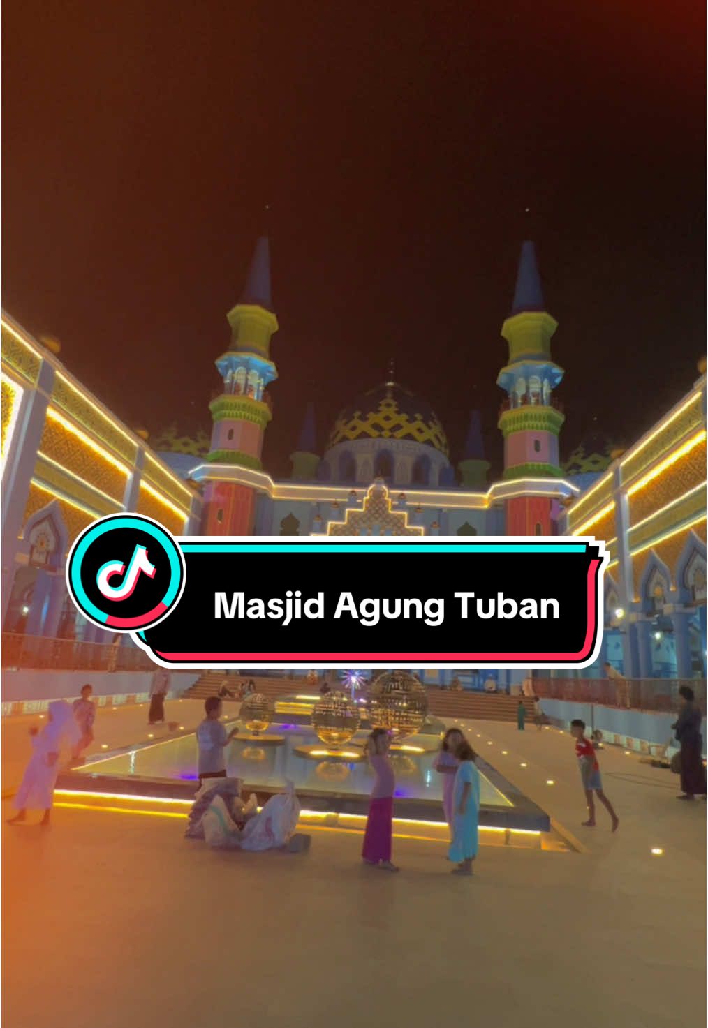 Masjid Agung Tuban siap menyambut Ramadhan, makin cantik ya…. Pas kesini lampu towernya pas gak nyala, tapi tetap cakep kok 😃 #masjidagungtuban #masjidagung #tuban #Ramadan #wisatareligi #wisatatuban #tubanwisata #masjidtuban #masjidindonesia #masjid