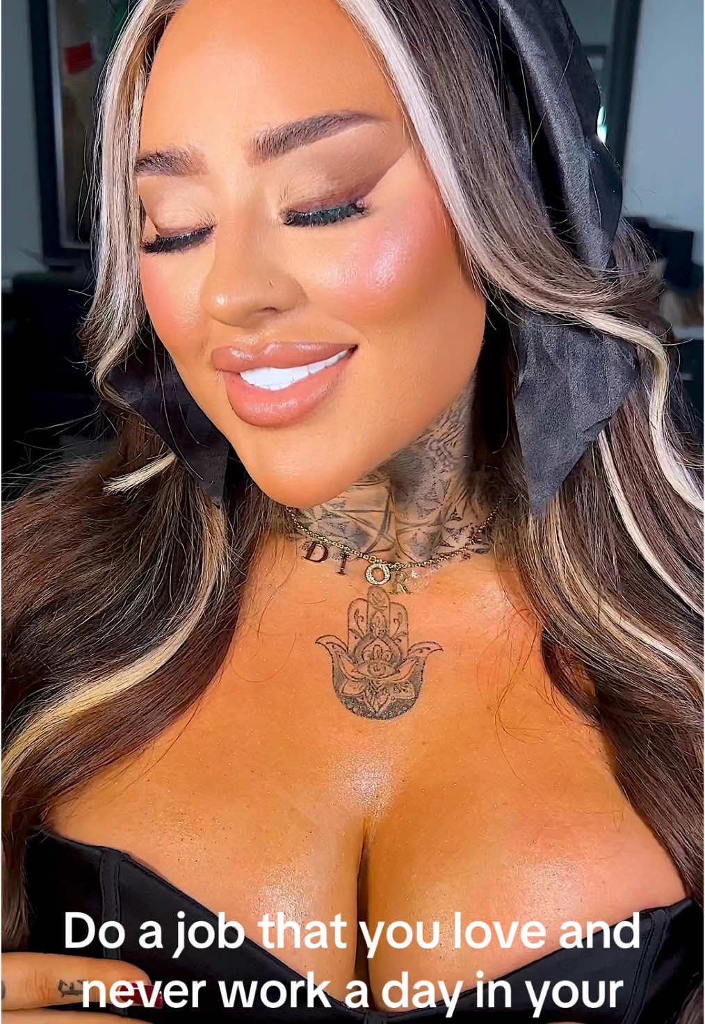 Do a job you love and never work a day in your life #makeupartist #makeupartistmanchester #makeupartistworldwide #mua #makeuptutorial #fyp #ilovemyjob #hairstylistsoftiktok 